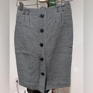 H&M Black and White Button-Front Pencil Skirt